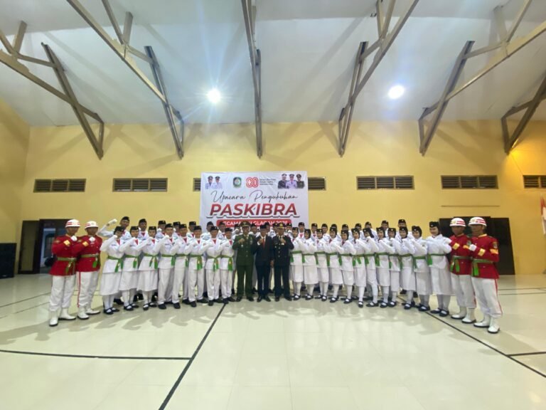 Danramil Glagah Pimpin Upacara Pengukuhan 45 Paskibraka Kecamatan  Tahun 2025