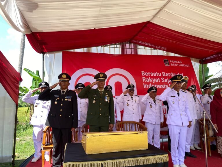 Upacara Pengibaran Bendera Merah Putih HUT RI ke-80 di Kecamatan Glagah Berlangsung Khidmat