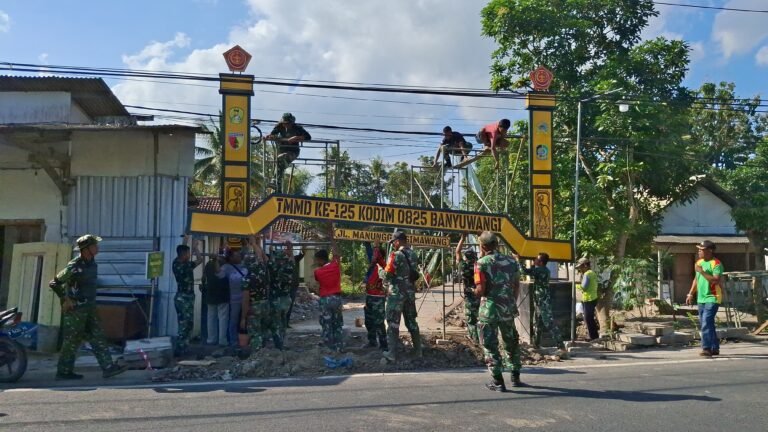 Kado HUT RI ke-80: Gapura TMMD 125 Kodim Banyuwangi Berdiri Kokoh Di Pintu Jembatan Desa Kesilir
