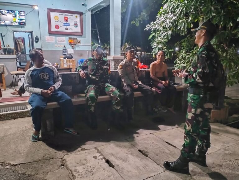 Patroli Gabungan Koramil 0825-03/Glagah dan Polsek Glagah Antisipasi Situasi Kamtibmas