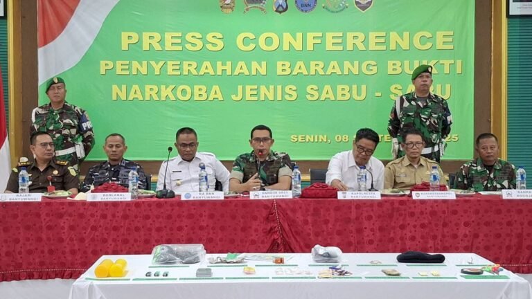 Kodim 0825/Banyuwangi Laksanakan Press Conference Penyerahan Barang Bukti Narkoba Jenis Sabu-Sabu 
