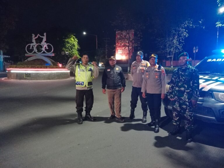 TNI-Polri Sinergi Jaga Kamtibmas, Koramil 0825-03/Glagah dan Polsek Glagah Gelar Patroli Bersama