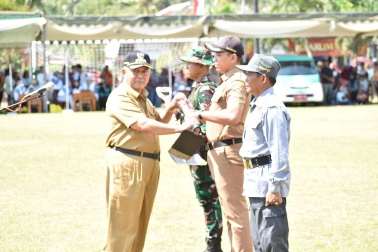 Sinergi Pemerintah dan TNI: Bupati Malang Serahkan Alat Kerja untuk TMMD ke-126 di Desa Lebakharjo