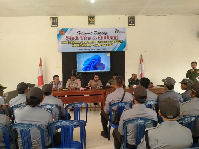 Tingkatkan Kemampuan Linmas, Babinsa Koramil 0825/20 Songgon Turun Langsung Dampingi Studi Lapangan