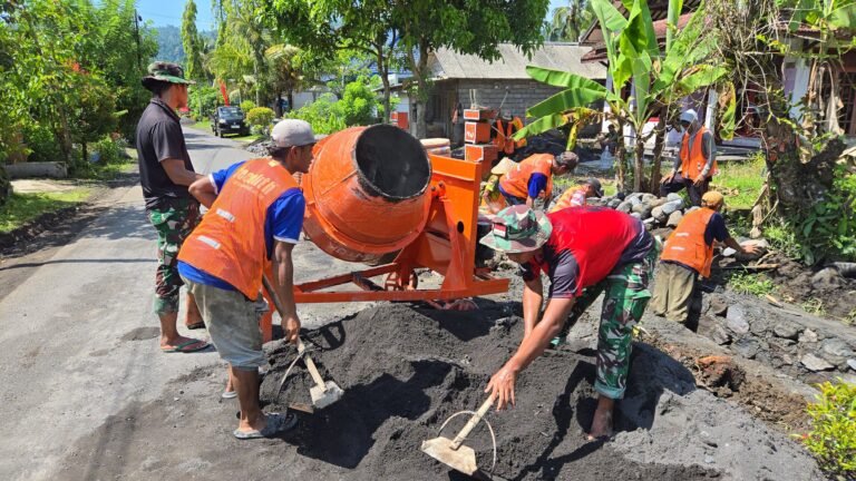 Satgas TMMD Ke-126 Kodim 0818/Malang-Batu dan Warga Lebakharjo Bergotong Royong Bangun Drainase Demi Lingkungan Bersih dan Sehat
