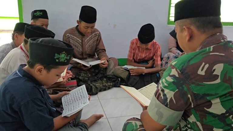 Sertu Edi Bina Generasi Qur’ani di TMMD ke-126: TNI Tak Hanya Bangun Desa, Tapi Juga Iman
