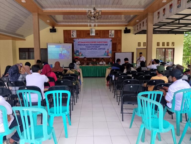 Babinsa Kampunganyar Dukung Program Pengelolaan Sampah Terpadu Bersama Pertamina Patra Niaga