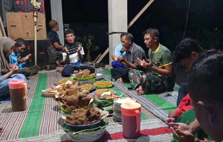 Warga Krajan 1A Gelar Syukuran Usai Rampungnya Pembangunan Jalan Rabat Beton TMMD 126