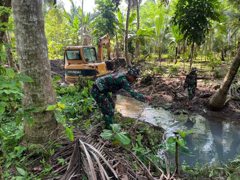 Bersama Rakyat, TNI Wujudkan Desa Lebakharjo Bebas Banjir