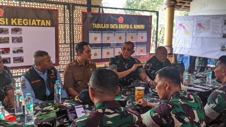 Pangdam V/Brawijaya Tekankan Kesiapsiagaan Prajurit Saat Tinjau Posko Tanggap Darurat Semeru