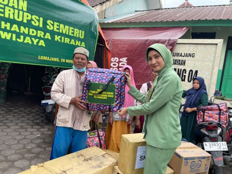 Solidaritas Tanpa Batas, Persit KCK Hadir Bantu Pemulihan Korban Erupsi Gunung Semeru
