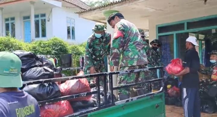 Satgas Kodim 0821 Lumajang Perkuat Distribusi Logistik, Pastikan Bantuan Tersalurkan Tepat Sasaran untuk Warga Terdampak Erupsi Semeru