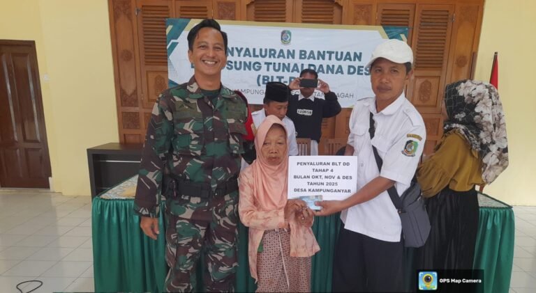 Kawal Ketat Penyaluran BLT, Babinsa Kampunganyar Pastikan 43 Warga Terima Haknya
