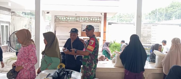 Stok Pangan Aman! Ratusan Warga Desa Paspan Pulang dengan Beras 20 Kg dan Minyak 4 Liter
