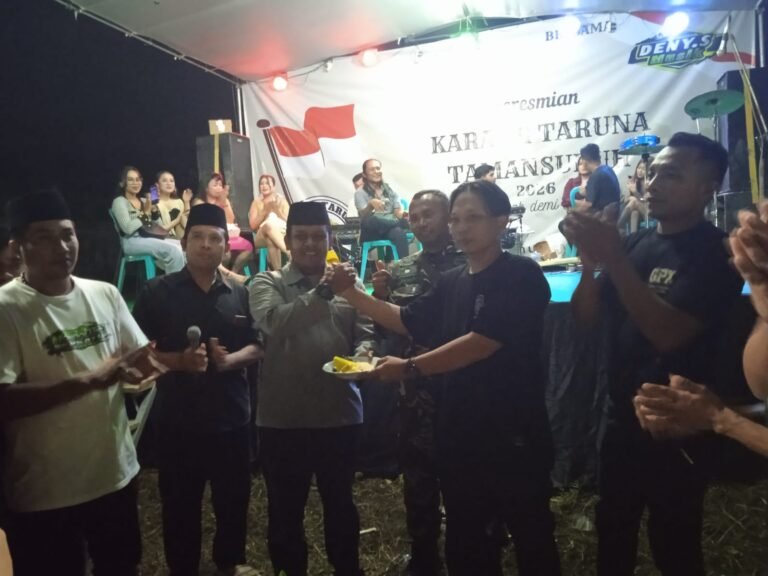 Pemuda Bangkit! Babinsa Kawal Peresmian Karang Taruna Tamansuruh di Lawang Kori Desa