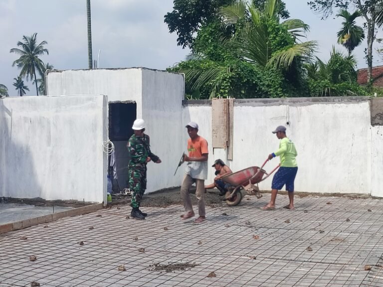 Babinsa Awasi Ketat Percepatan Pembangunan KDKMP Olehsari, Target Akhir Januari Tak Boleh Meleset
