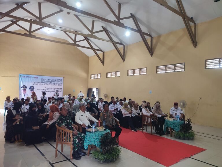 Danramil Glagah Tegaskan Komitmen TNI Kawal Pembangunan dalam Musrenbangcam yang Dipimpin Bupati Banyuwangi