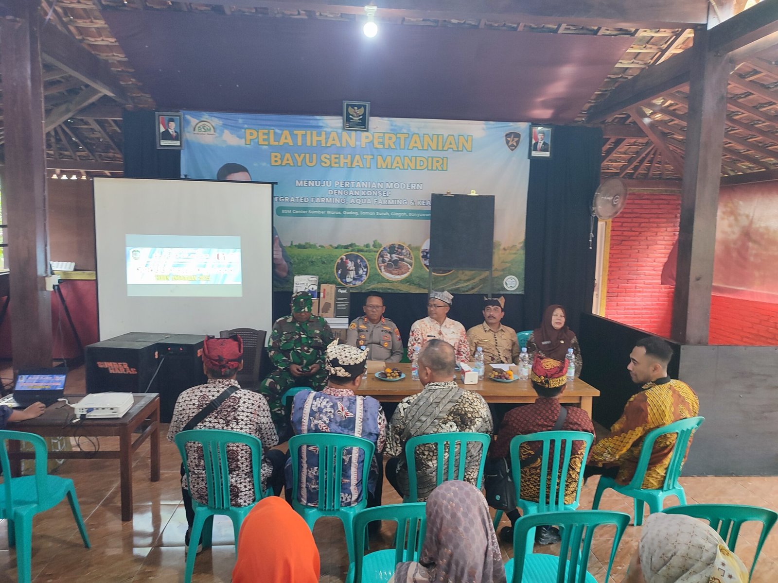 Bati Tuud Koramil Glagah Hadiri MAD Tahunan Kecamatan Glagah Tegaskan Transparansi Pengelolaan BUMDESMA Anggaran 2025