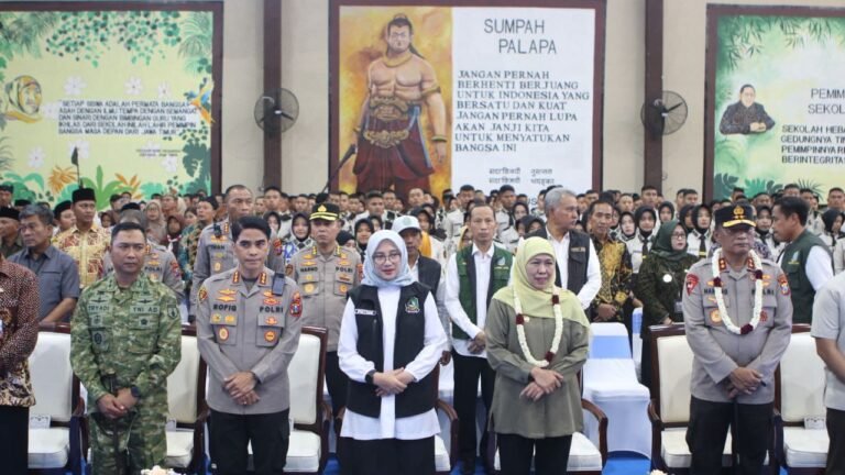 Dandim 0825/Banyuwangi Dampingi Kunjungan Gubernur Jatim, Peresmian 125 Gedung Sekolah Jadi Momentum Pemerataan Pendidikan di SMA 2 Taruna Bhayangkara