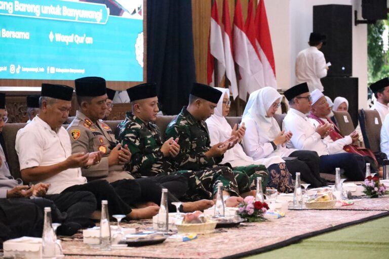 Dandim 0825/Banyuwangi Hadiri Peringatan Nuzulul Qur’an  Ayat Suci Menggema di Pendopo Blambangan, Doa Bersama Forkopimda Mengalir untuk Banyuwangi