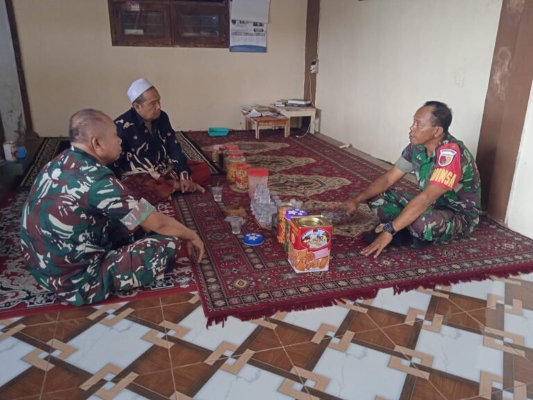 Pererat Sinergi, Danramil Glagah Komsos Bersama Tokoh Agama di Ponpes Syafa’atul Anwar