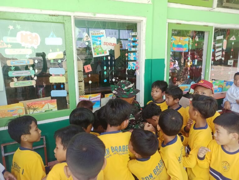 Perkuat Sinergitas Dengan Dunia Pendidikan,  Satgas TMMD Ke-128 Hadir di Sekolah