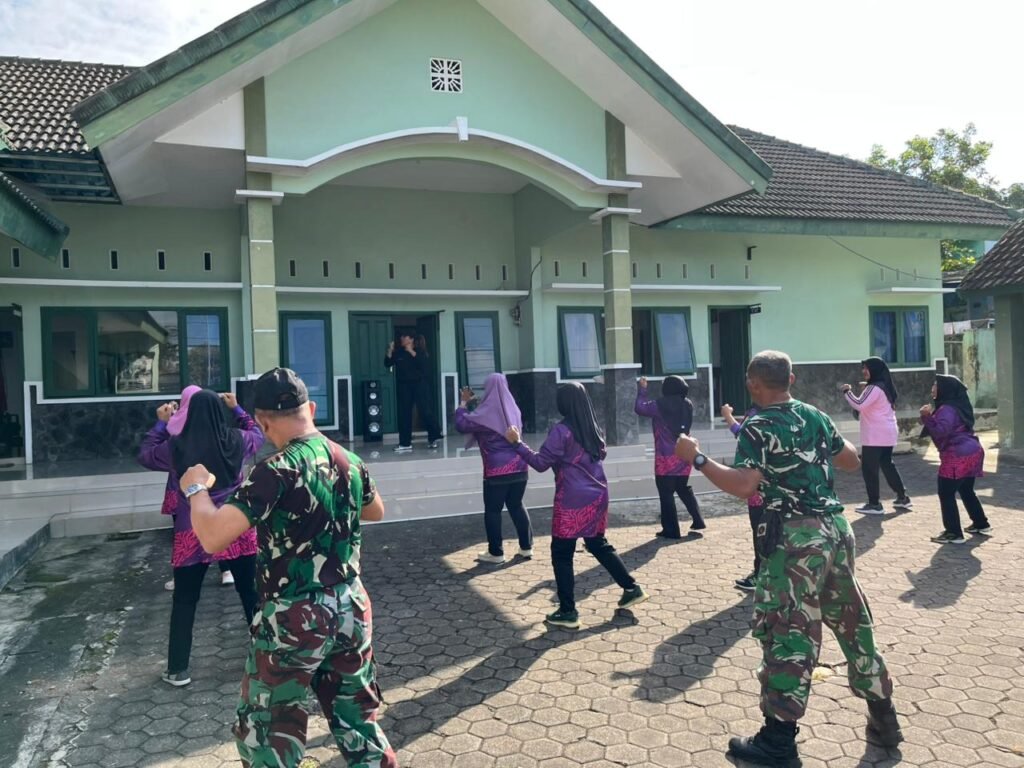 PERSIT RANTING 04 GLAGAH BERSAMA ANGGOTA KORAMIL 0825/03 GLAGAH GELAR SENAM BERSAMA
